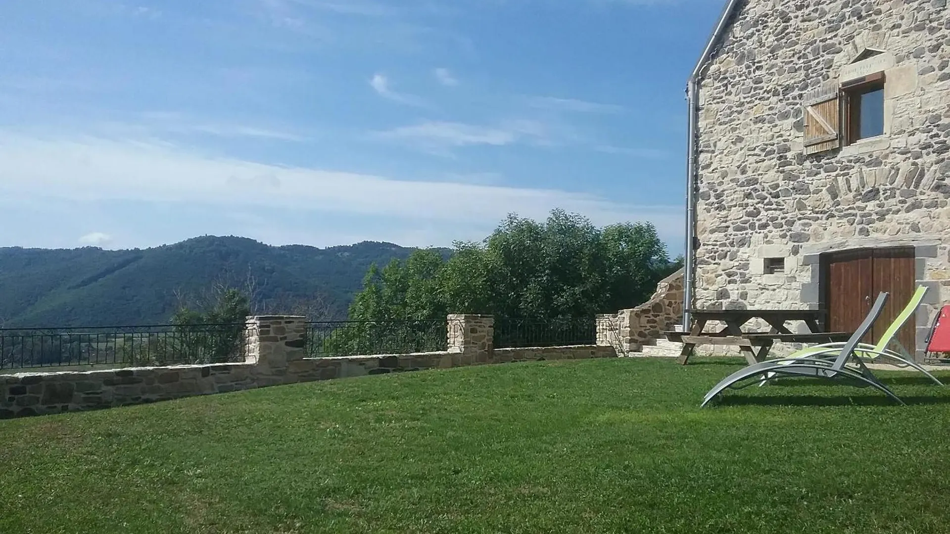Maison De Charme En Montagne, Rentieres + Jardin Prive Chausse Haut France